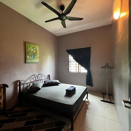 Taiping Homestay Husna Afina Экстерьер фото